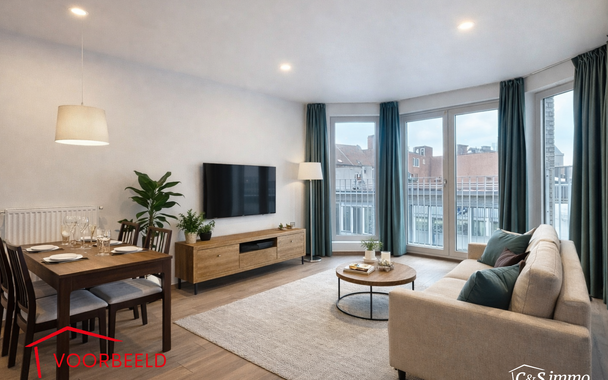 Prachtig onderhouden appartement met 2 slaapkamers. Ruime en lichte woonkamer (ca. 30m&sup2;) op parkettegel met aansluitend open keuken en toegang tot het terras met ochtendzon. De keuken is voorzien van kwaliteitsvolle toestellen (spoelbak, vaatwasser, damp