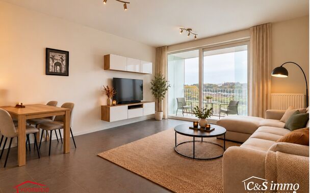 Op zoek naar een lichtrijk 1 slaapkamer appartement met autostaanplaats en kelderberging om zelf in te wonen of om te verhuren? Bekijk dan zeker dit gezellig appartement met prachtig uitzicht!
Deze nieuwbouw uit 2016 is zeer centraal gelegen, vlakbij de v