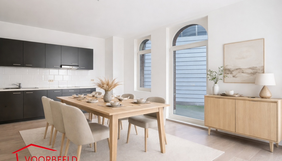 Op een toplocatie, op wandelafstand van de Theaterbuurt, bevindt zich dit gezellige 1-slaapkamerappartement op de eerste verdieping van een klein, karaktervol gebouw met slechts 2 appartementen.
Het appartement beschikt over een lichtrijke woonkamer met o