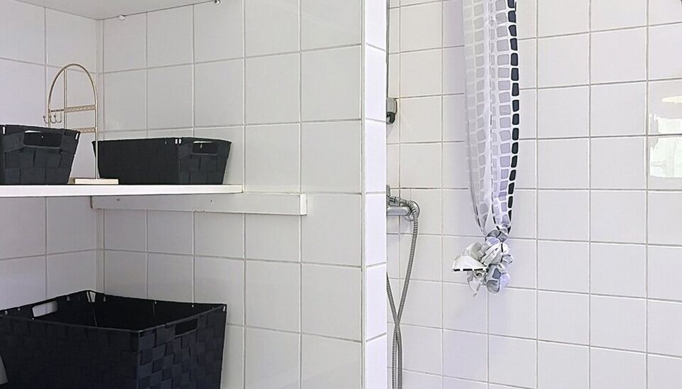 Gezellig en bemeubeld &eacute;&eacute;nslaapkamer appartement, centraal gelegen tussen de hippe modewijk en het trendy Zuid. Via de lift naar eerste verdieping. Privatieve inkomhal met toegang tot toilet en vestiairekast. Lichte woonkamer (ca. 28 m&sup2;) op laminaat met