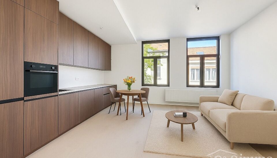Dit charmante vernieuwde appartement met terras gevestigd in een klein gebouw,  biedt een perfecte balans tussen comfort en stijl, gelegen in de levendige en vernieuwende wijk Stuivenberg. 
Dit appartement ligt op wandelafstand van het parkcomplex Stuiven