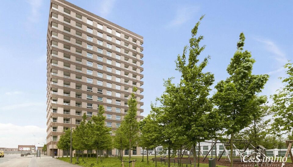 Dit instapklaar appartement (ca.94 m&sup2; ) bevindt zich op de 12e verdieping met waterzicht, op het bruisende Eilandje aan de Montevideo en op fietsafstand van het centrum. Inkomhal met toegang tot berging en apart toilet met handenwasser. Ruime woon- en ee