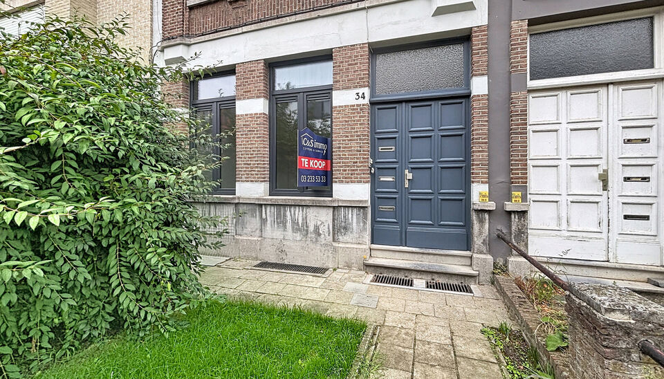 Welkom in de Joris Helleputtestraat 34, een rustige straat op een aangename locatie nabij het prachtige Te Boelaerpark.

Dit gelijkvloerse appartement werd recent volledig gerenoveerd en opgeleverd, met veel aandacht voor kwaliteit en detail.
U komt binne